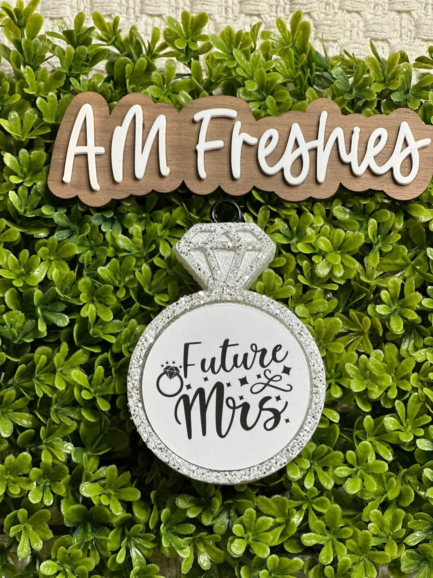 Future Mrs. - Ring shaped freshie